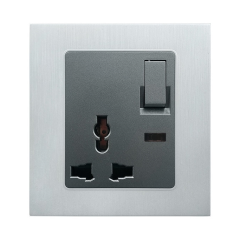 BLAZE CROWN 3 PIN UNIVERSAL SOCKET WITH SWITCH 13A- 876693